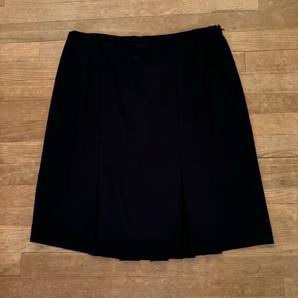 Anne Klein black knee length a-line skirt size 12
 b24 - Picture 1 of 4